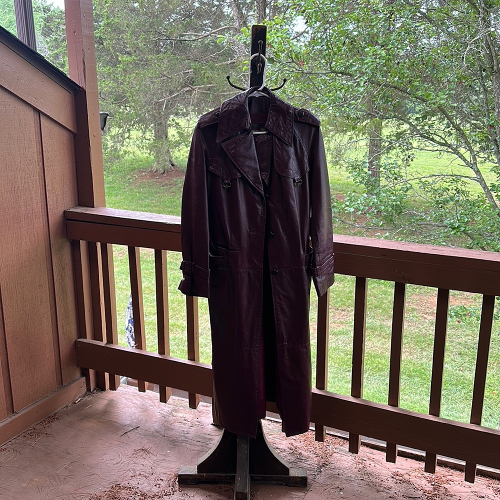 Etienne Aigner genuine vintage burgundy leather trench coat